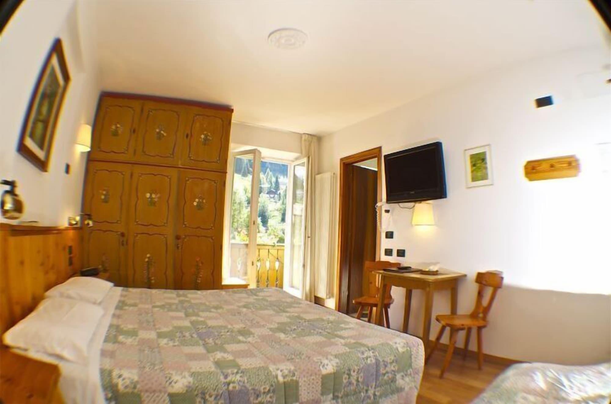 Laurino Hotel Моена Екстериор снимка