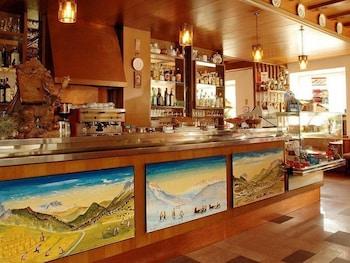 Laurino Hotel Моена Екстериор снимка
