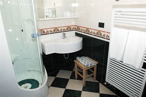 Laurino Hotel Моена Екстериор снимка