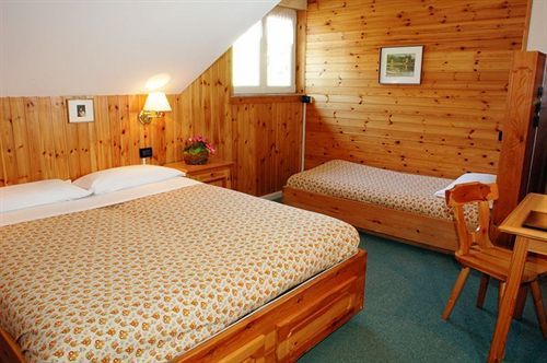 Laurino Hotel Моена Екстериор снимка